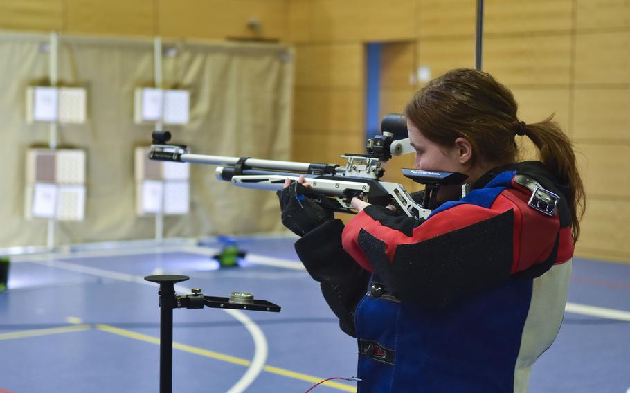 Auriana Davis gets set to shoot.