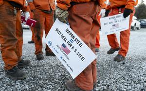 Steelworkers attend a rally in support of the sale of U.S. Steel to Nippon Steel in Clairton, Pennsylvania, on Dec. 12. MUST CREDIT: Quinn Glabicki for The Washington Post