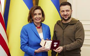 https://www.stripes.com/incoming/1ctxwx-5-1-22-pelosi-zelenskyy/alternates/LANDSCAPE_300/5-1-22%20pelosi%20zelenskyy