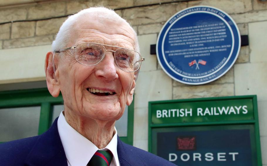 British D-Day veteran Peter Lovett, 99, unveiled a plaque at the railway station in Swanage, England, on May 27, 2024. The plaque honors American soldiers with the 1st Infantry Division’s 26th Infantry Regiment, which was billeted in the town for several months prior to D-Day.