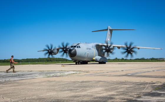 A German air force A400M lands at the 182nd Airlift Wing, Peoria, Illinois, Aug. 31, 2024, prior to the start of Exercise Proptoberfest. The joint training between the Illinois Air National Guard’s 182nd Airlift Wing C-130s and the German Air Force A400Ms reinforces the NATO alliance, building on the successful collaboration during the Air Defender 23 exercise and emphasizing the strategic importance of partnerships in maintaining global security, consistent with the 2022 National Defense Strategy. (U.S. Air National Guard photo by Staff Sgt. Katherine Jacobus)