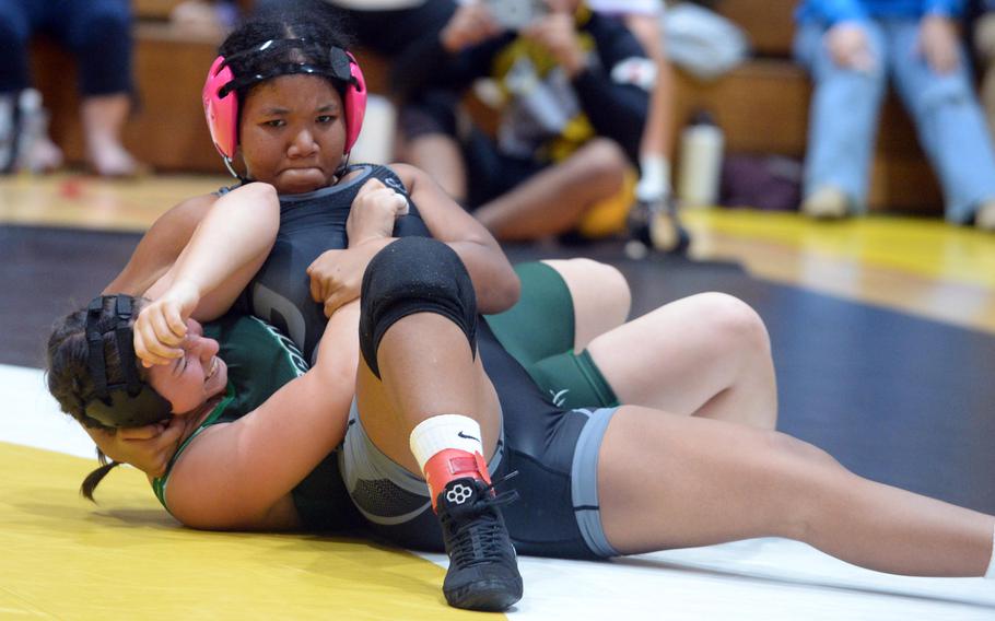 Jasmine Kinney wins her first match.