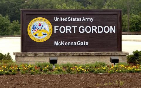 Army Reserve soldier dies, 9 others injured in lightning strike during ...