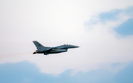 An F-16C Fighting Falcon takes off.