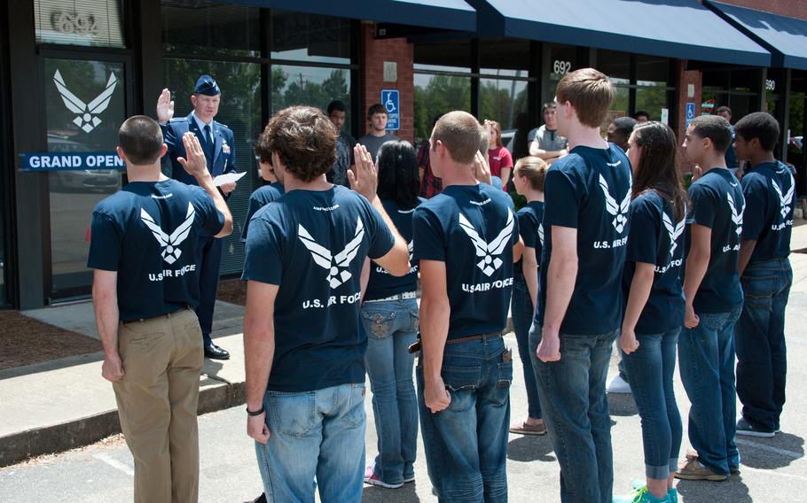 Air Force recruits take the oath of enlistment in Prattville, Ala., May 13, 2015.