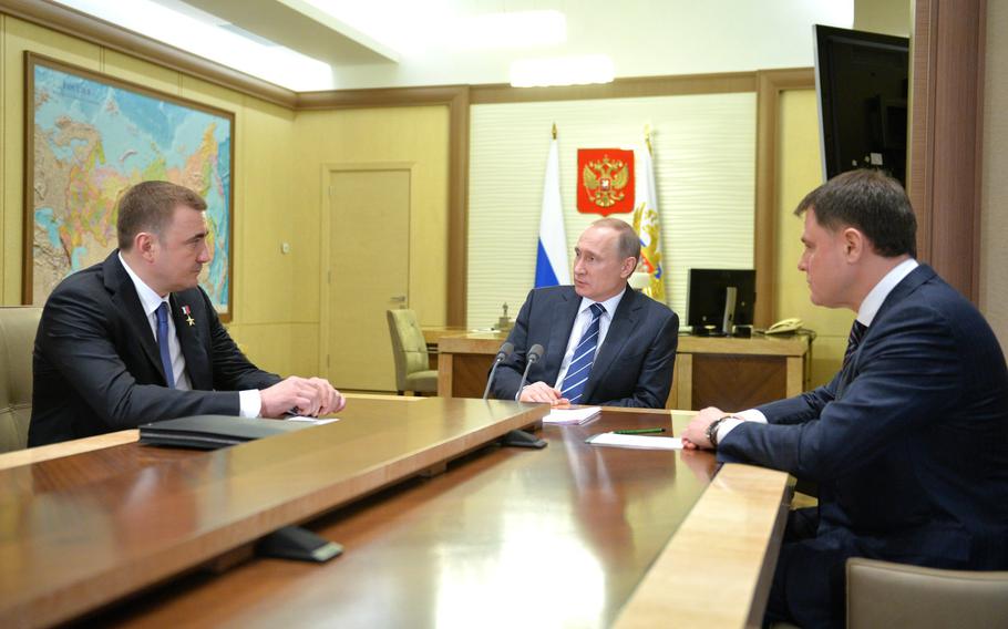 (L-R), Alexey Dyumin,Vladimir Putin, Vladimir Gruzdev