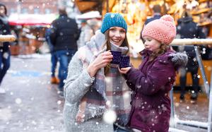 Delicious sweets such as hot chocolate are available at seasonal markets, but also available elsewhere.