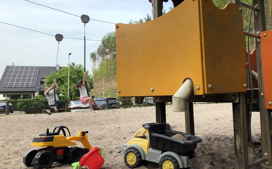 The playground at Bärenloch in Kindsbach, Germany, is impossible to miss thanks to its location next to the parking lot. Its attractions for youngsters include sand, a slide and ziplines.