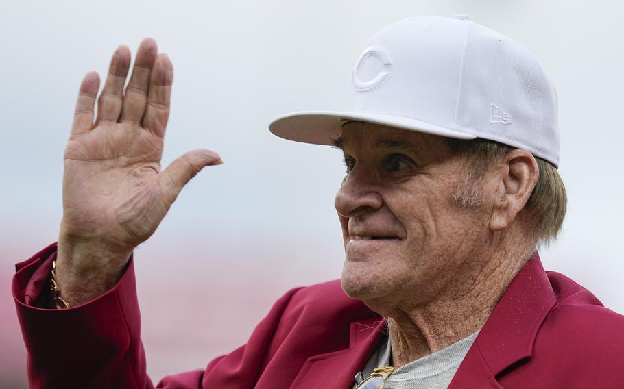 Pete Rose waves to the crowd after being introduced during the Reds Hall of Fame Induction Ceremony in Cincinnati on July 15, 2023.