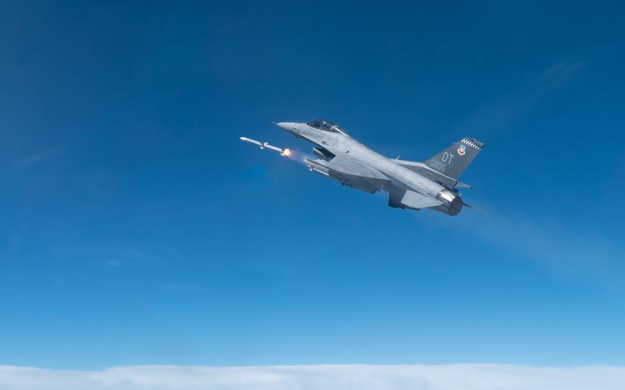 A U.S. Air Force F-16 Fighting Falcon test-fires an AIM-120D-3 missile at Eglin Test and Training Range, Fla., in 2023. Poland has signed an $850 million contract to purchase several hundred of the radar-guided AIM-120C model to enhance its air defense capabilities in response to growing security concerns about Russia.