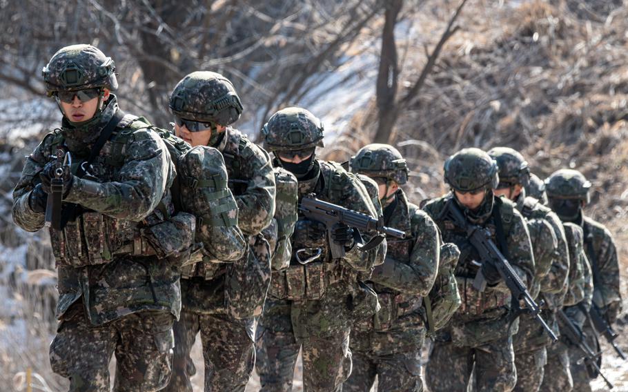 South Korean soldiers conduct air-and-ground assault training