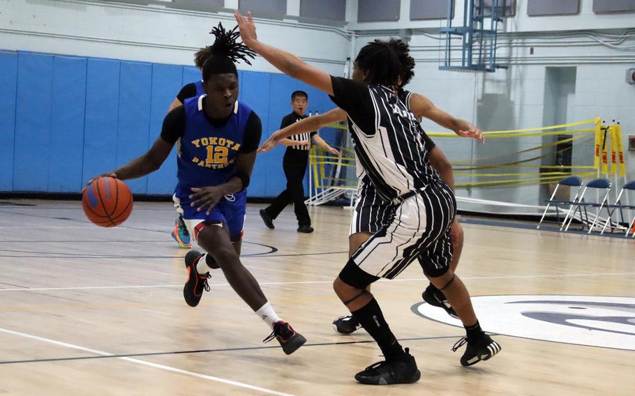 Jai Bailey looks for a lane to the basket.