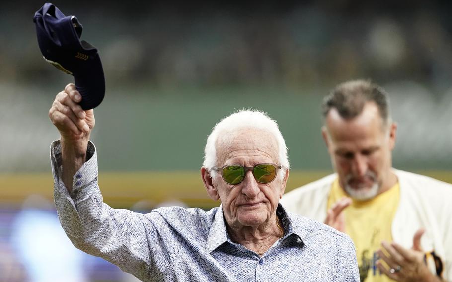 Milwaukee Brewers radio announcer Bob Uecker tips his cap before a baseball game between the Milwaukee Brewers and the Miami Marlins,, July 28, 2024, in Milwaukee.