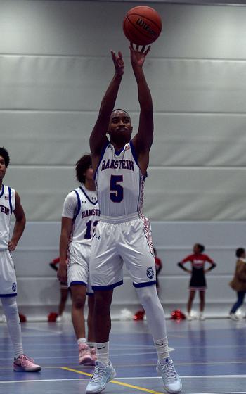 Ky’Ron Hall shoots a free throw.