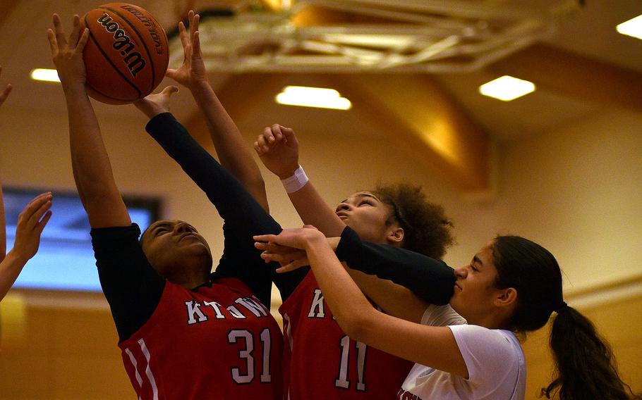 Giada Taylor grabs a rebound.