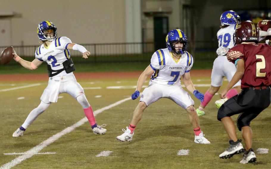 Josh Low throws a pass.