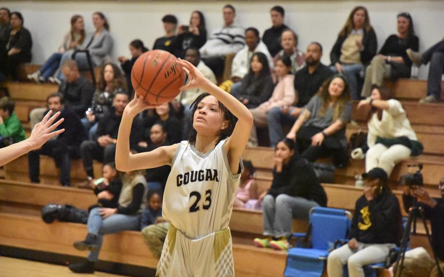 Trishauna Lewis gets set to shoot.