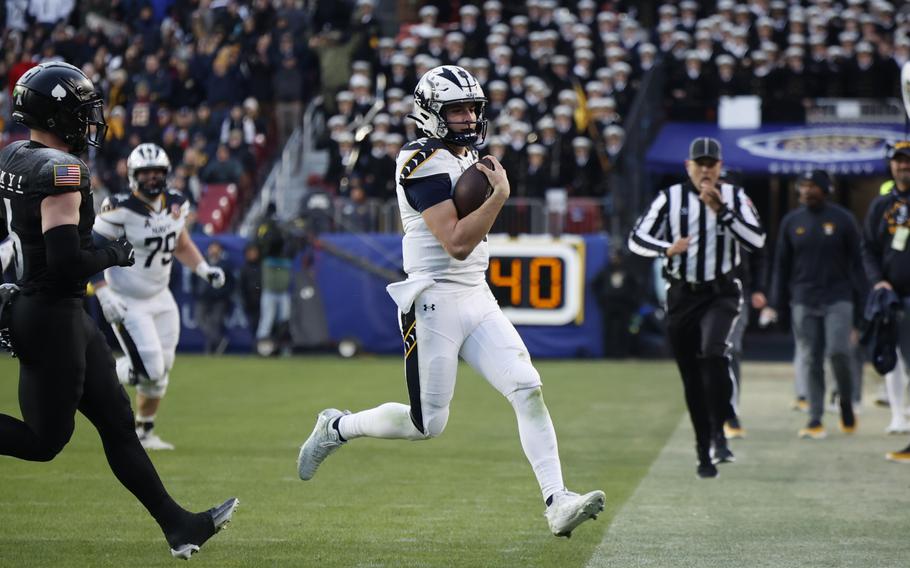 Blake Horvath runs toward the sideline.