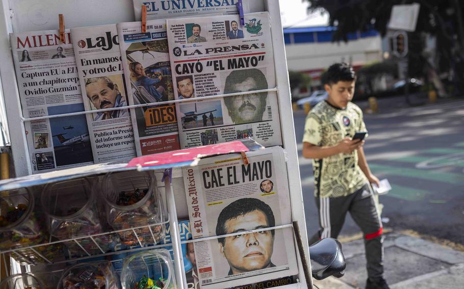 Mexican newspapers show arrest of drug lord