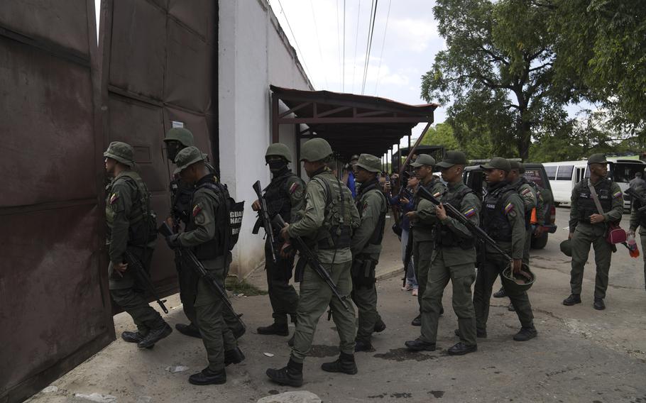 Soldiers raid the Tocorón Penitentiary Center Venezuela