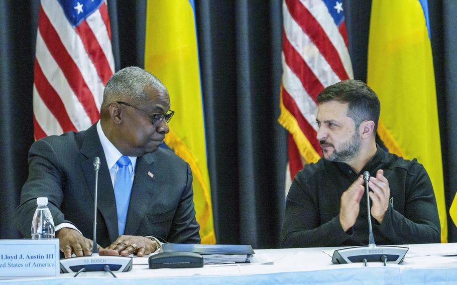 Defense Secretary Lloyd Austin and Ukraine President Volodymyr Zelenskyy