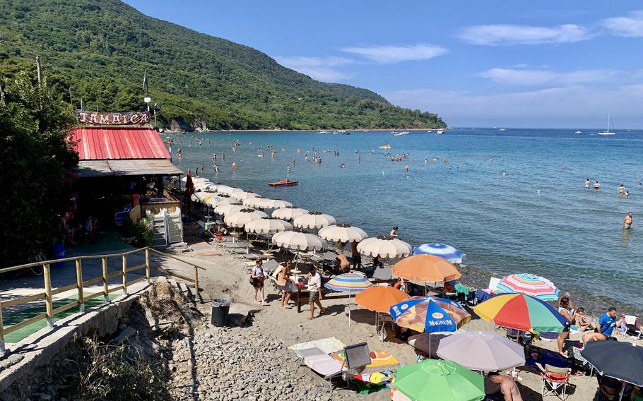 There are several private and public beaches in Agropoli for swimming and sunbathing with plenty of options for casual dining nearby. Some of the city's best beaches are south of the town center at Baia di Trentova. 