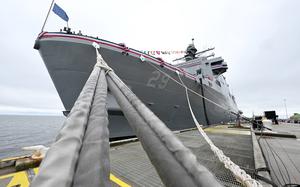 Sailors of the USS Richard M. McCool Jr. (LPD 29) stand at attention as they bring the ship to life during the ship’s commissioning ceremony at Naval Air Station Pensacola in Pensacola, Florida Sept. 7, 2024. (DoD photo by EJ Hersom)