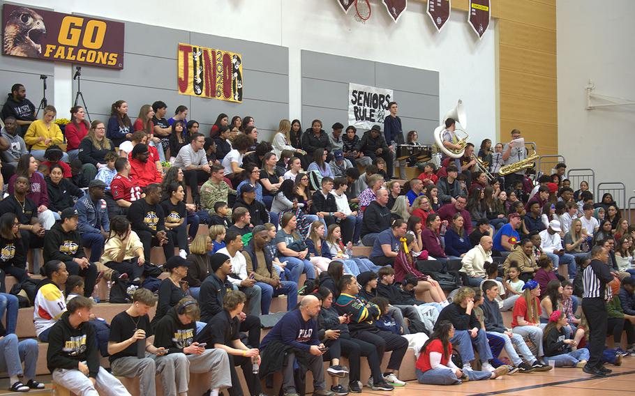 A full gym watched the action.