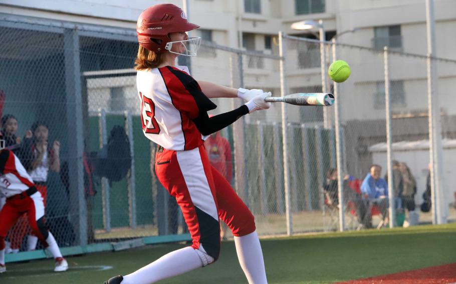 Lilly Lucas connects.