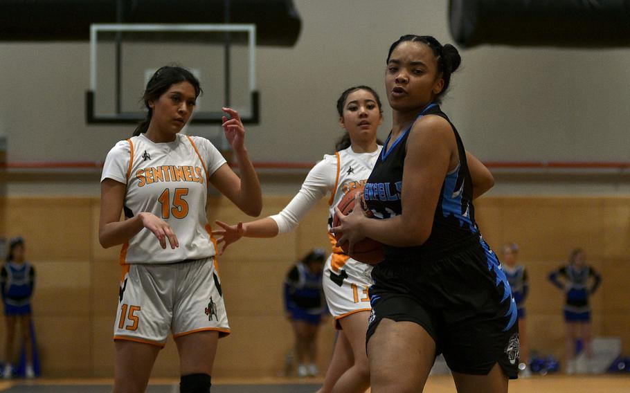 Kariana Jones grabs a rebound.