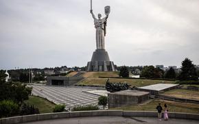 A monument, the Motherland, stands above Ukraine’s war museum in Kyiv on Sept. 1. An exhibition of artifacts collected in Russia’s Kursk region after Ukraine’s surprise incursion into Russia in August is due to open at the museum. MUST CREDIT: Ed Ram for The Washington Post