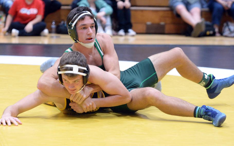 Max Lundberg looks for a pin.