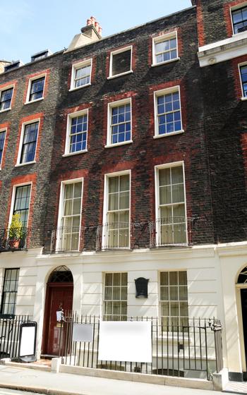 Benjamin Franklin lived at 36 Craven Street close to London’s Trafalgar Square for 16 years from 1757-75. 