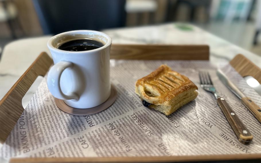 Black coffee and an apple pie from Apple Changko Cafe in Pocheon, South Korea.