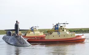 240731-N-ZO368- 1001

KINGS BAY, Ga. (July 31, 2024) Sailors assigned to Ohio-class guided-missile submarine USS Florida (SSGN 728) (Gold) make preparations to moor after returning to homeport at Naval Submarine Base Kings Bay, Georgia, following a deployment to 5th and 7th fleet areas of operations. (U.S. Navy photo by Mass Communication Specialist 1st Class Travis S. Alston/Released)