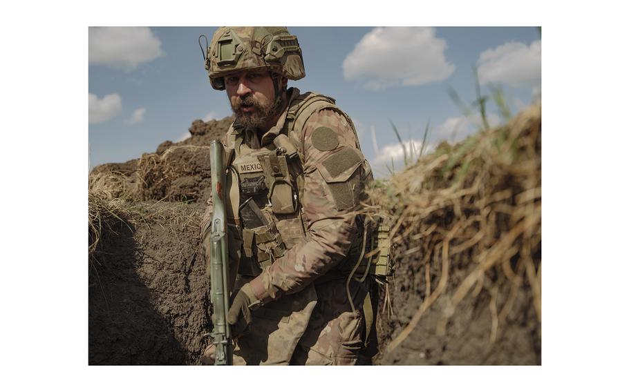 Servicemen of the Lyut brigade train in the Donetsk region. 