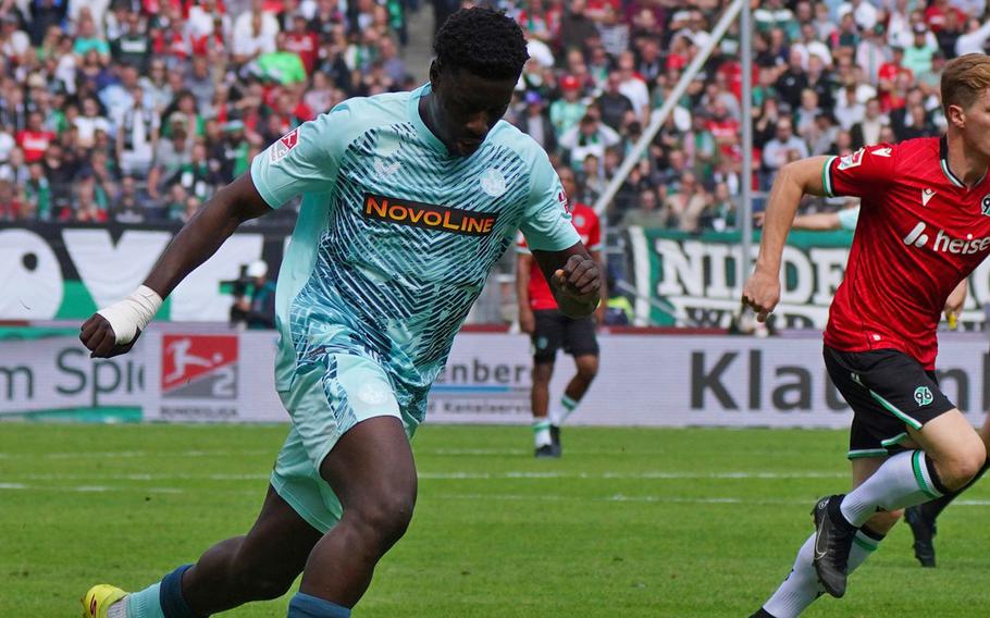 Kaiserslautern lost 3-1 in Hannover on Saturday, the first defeat on  the road after two wins.