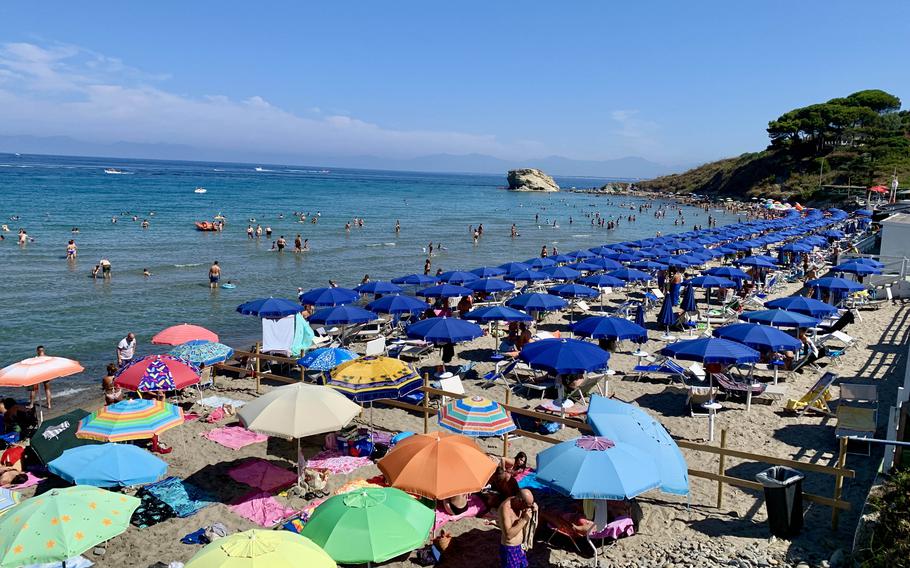 There are two private beaches, Lido Trentova and Lido Jamaica, at Baia di Trentova in Agropoli, Italy. Both require reservations in advance for the use of umbrellas, sunbeds and other beach necessities such as showers.