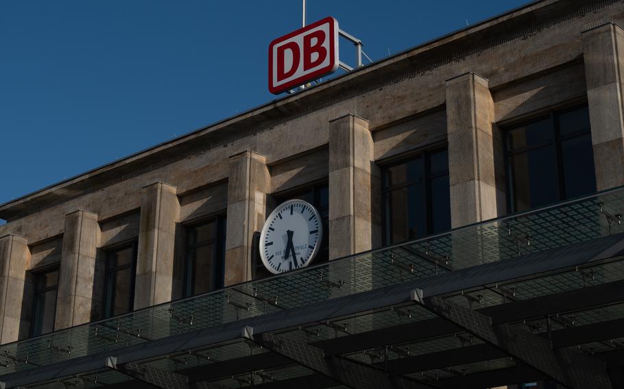 A 20-year-old American woman is in custody following the fatal stabbing of a 64-year-old man at the Kaiserslautern train station on Saturday.