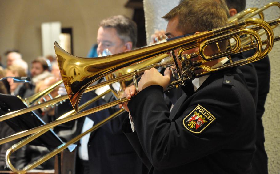  The Rheinland-Pfalz State Police Orchestra is giving a free concert at 6 p.m. on Dec. 5, at the Maria Schutz Church in Kaiserslautern.