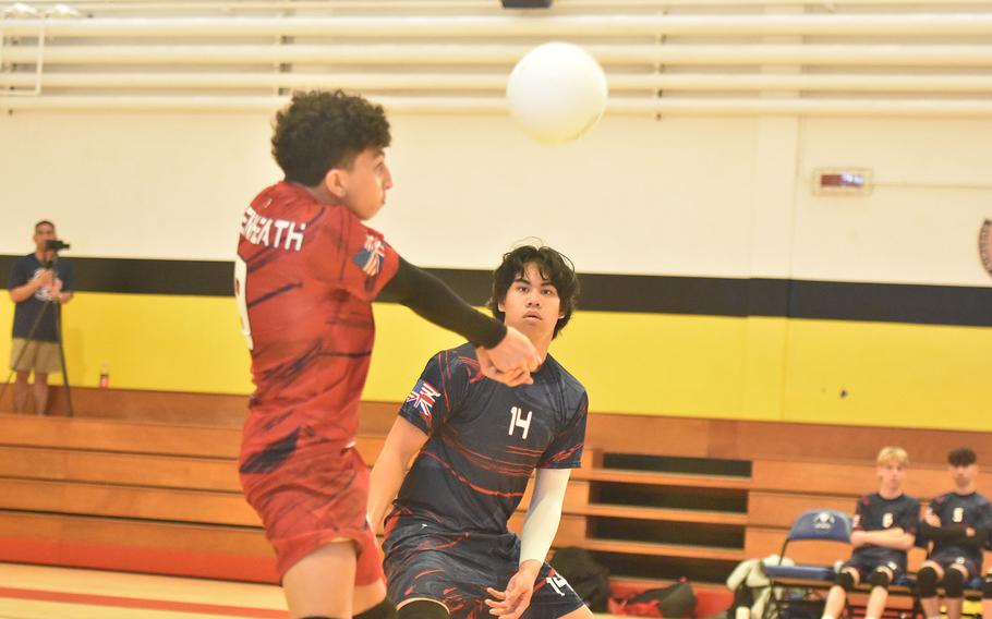 Diego Vargas bumps the ball.