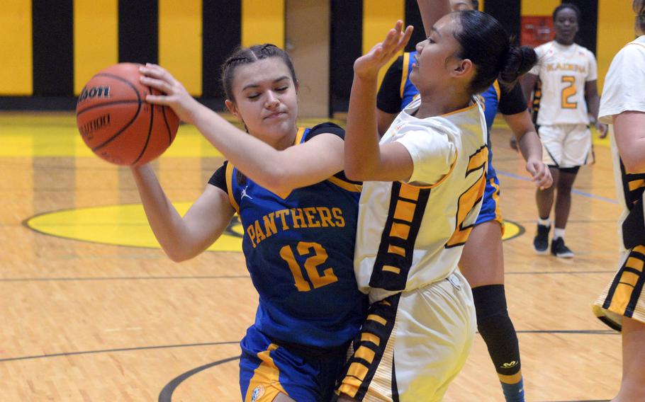 Lucero Gidden tries to keep possession of the ball.