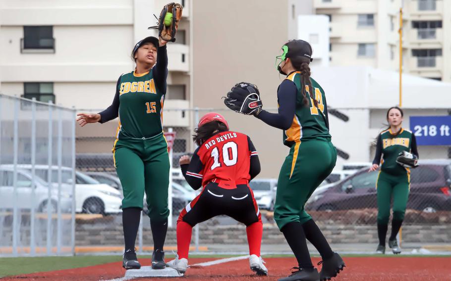 Isabelle Hernandez beats the throw.