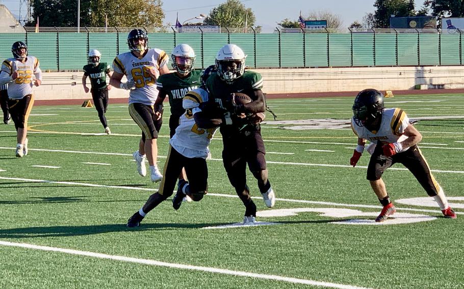 Leishieh Morgan runs with the ball.