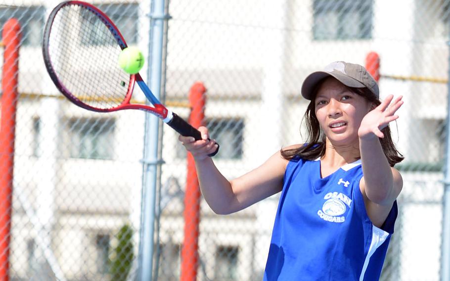 Alexis  Ramos plays tennis.