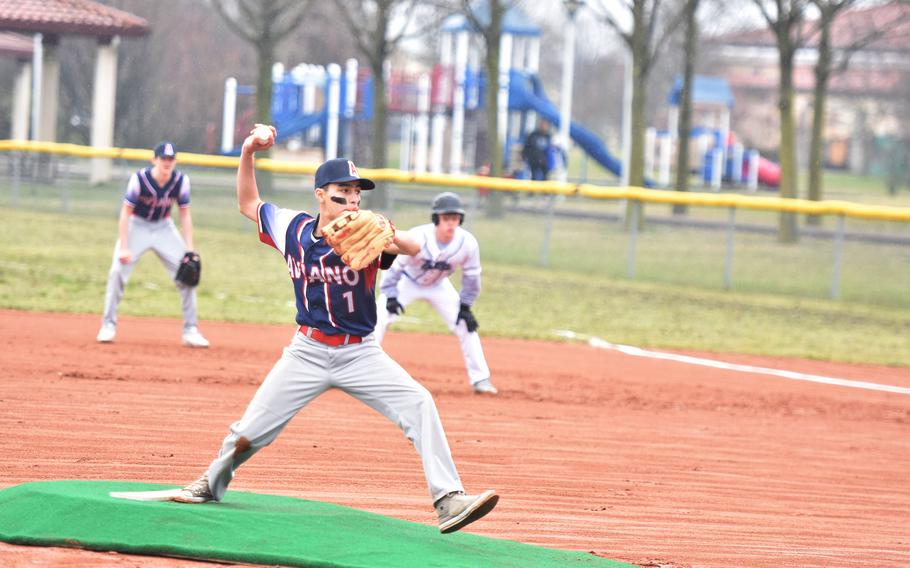 Alex Cereceres starts to make a pitch.