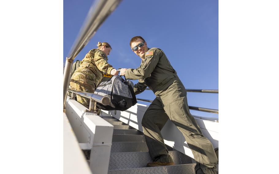 Airmen offload cargo