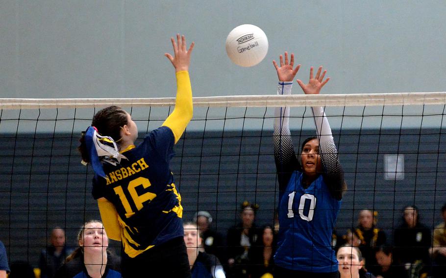 Victoria Ortiz-Cardenas tries to block.