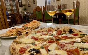 Antica Pizzeria Chiaia recently opened near Piazza Amadeo in Naples' Chiaia district. The pizzeria offers four types of pizza: baked, fried, pan and stuffed.