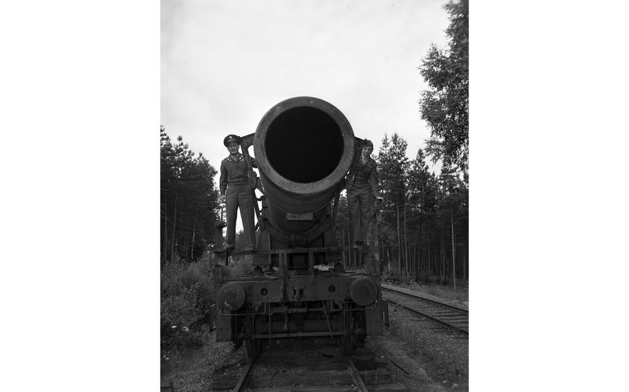 K Gustav, Railway guns